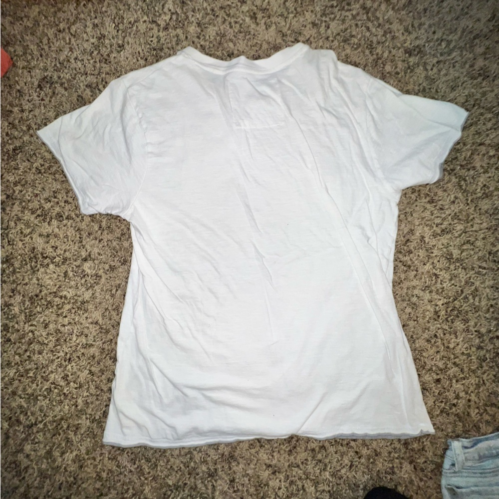Guess White Graphic Tee - Picture 2 of 3